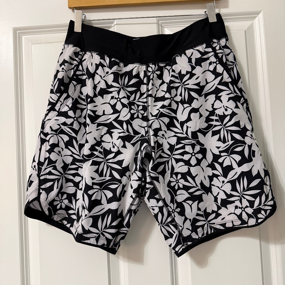 Land's End  - 9" Board Shorts with Panty - Size 8
